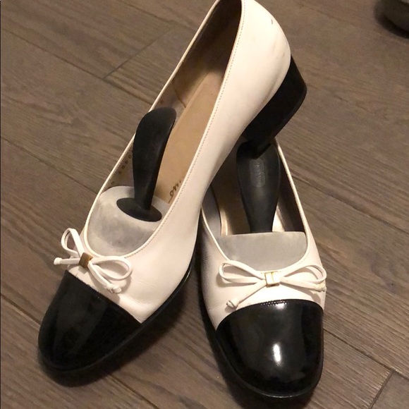 Salvatore Ferragamo Ballet heeled shoes